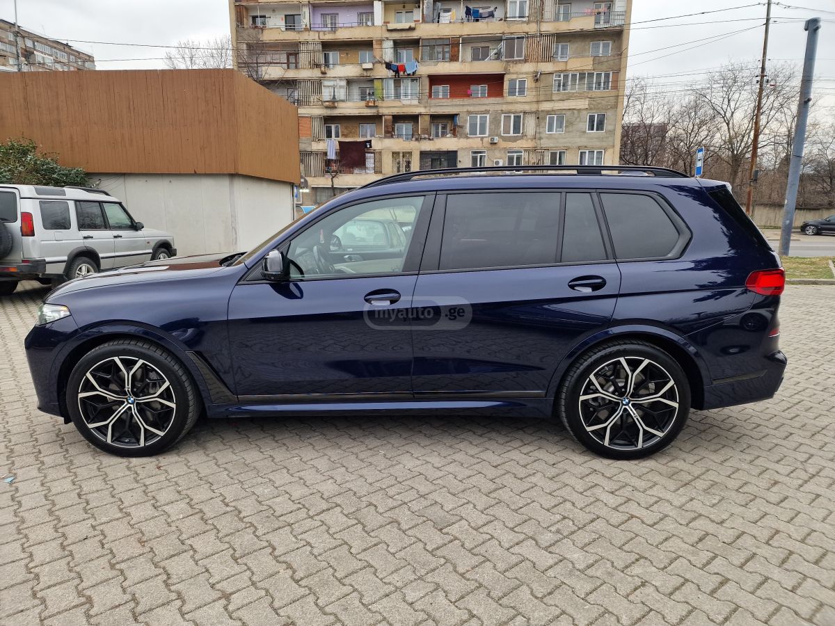 BMW X7 - фото 9