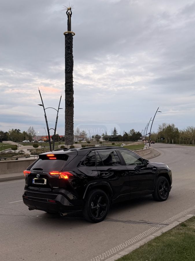 Toyota Rav 4 - фото 2