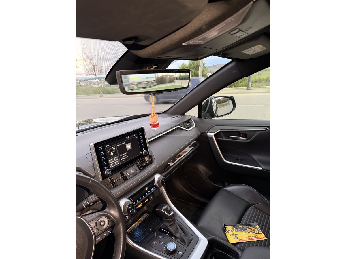 Toyota Rav 4 - фото 4