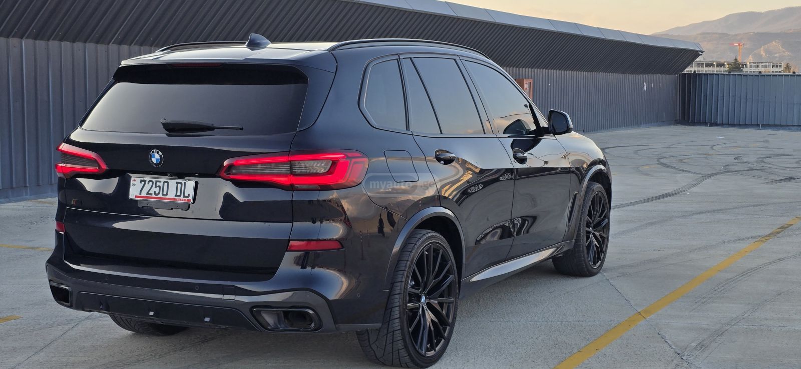 BMW X5 - фото 2