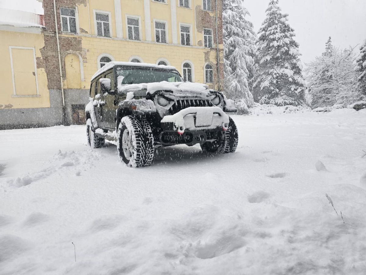 Jeep Wrangler - фото 11