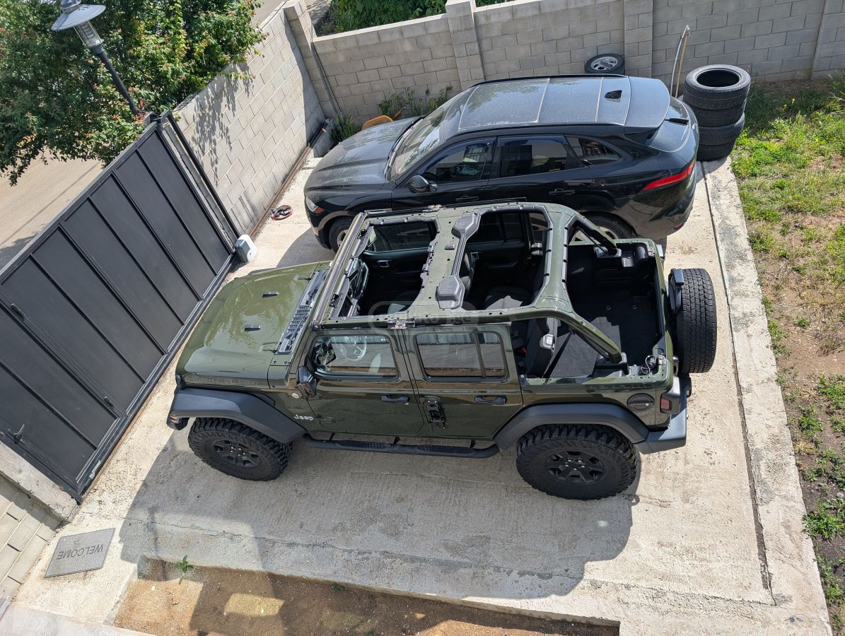 Jeep Wrangler - фото 12