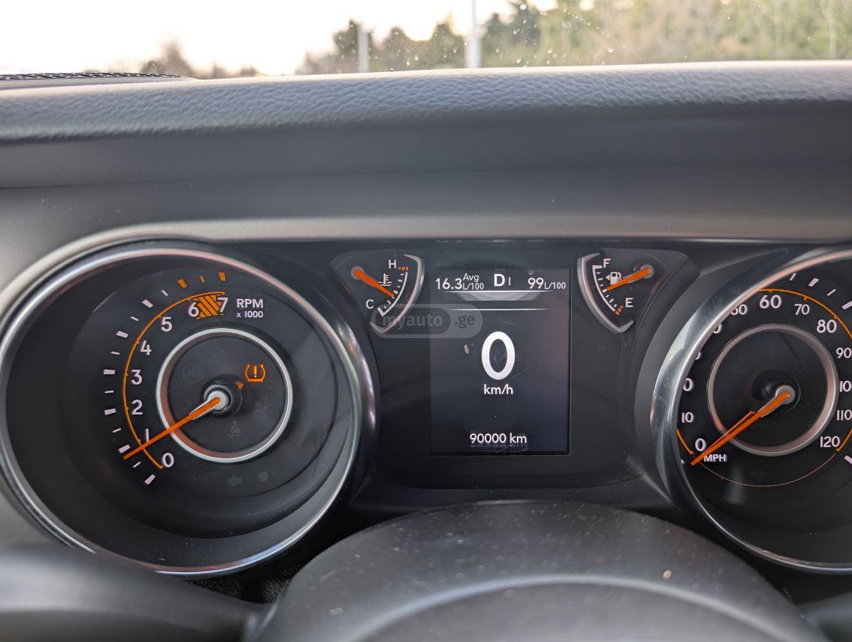 Jeep Wrangler - фото 9