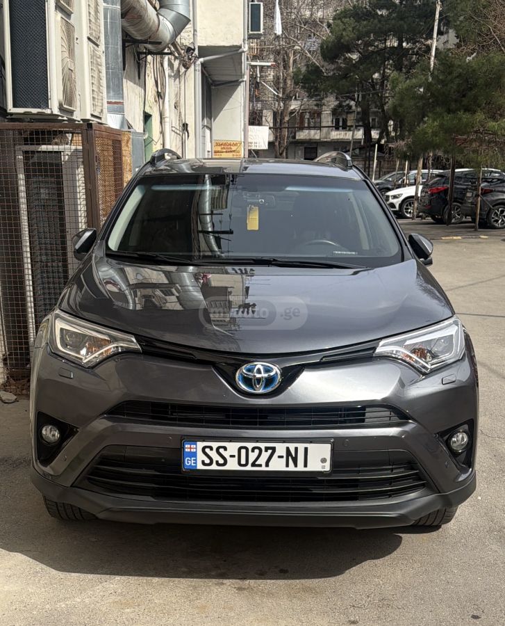 Toyota Rav 4 - фото 1