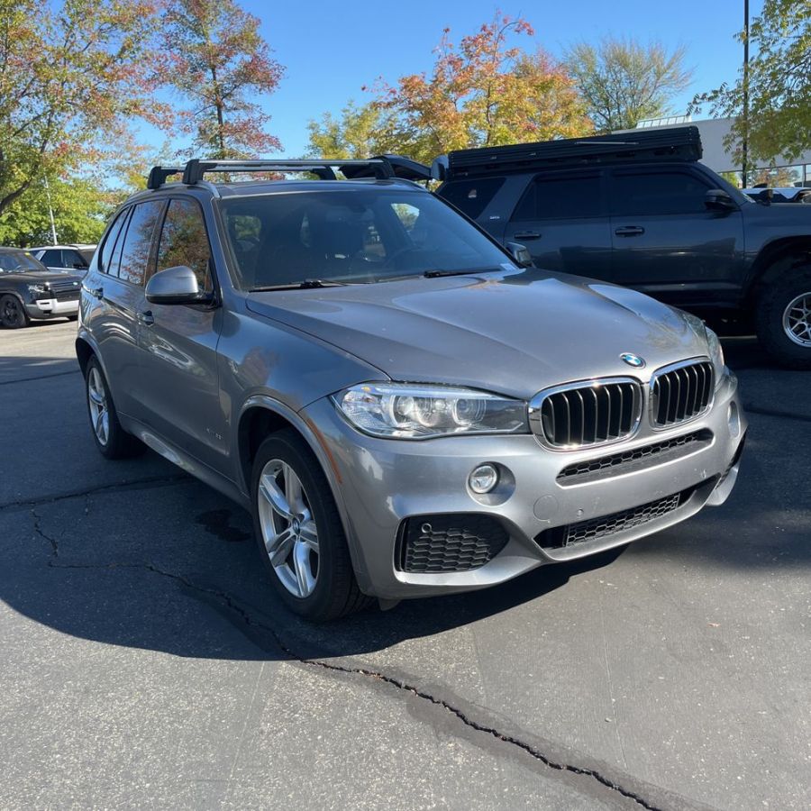 BMW X5 - фото 1