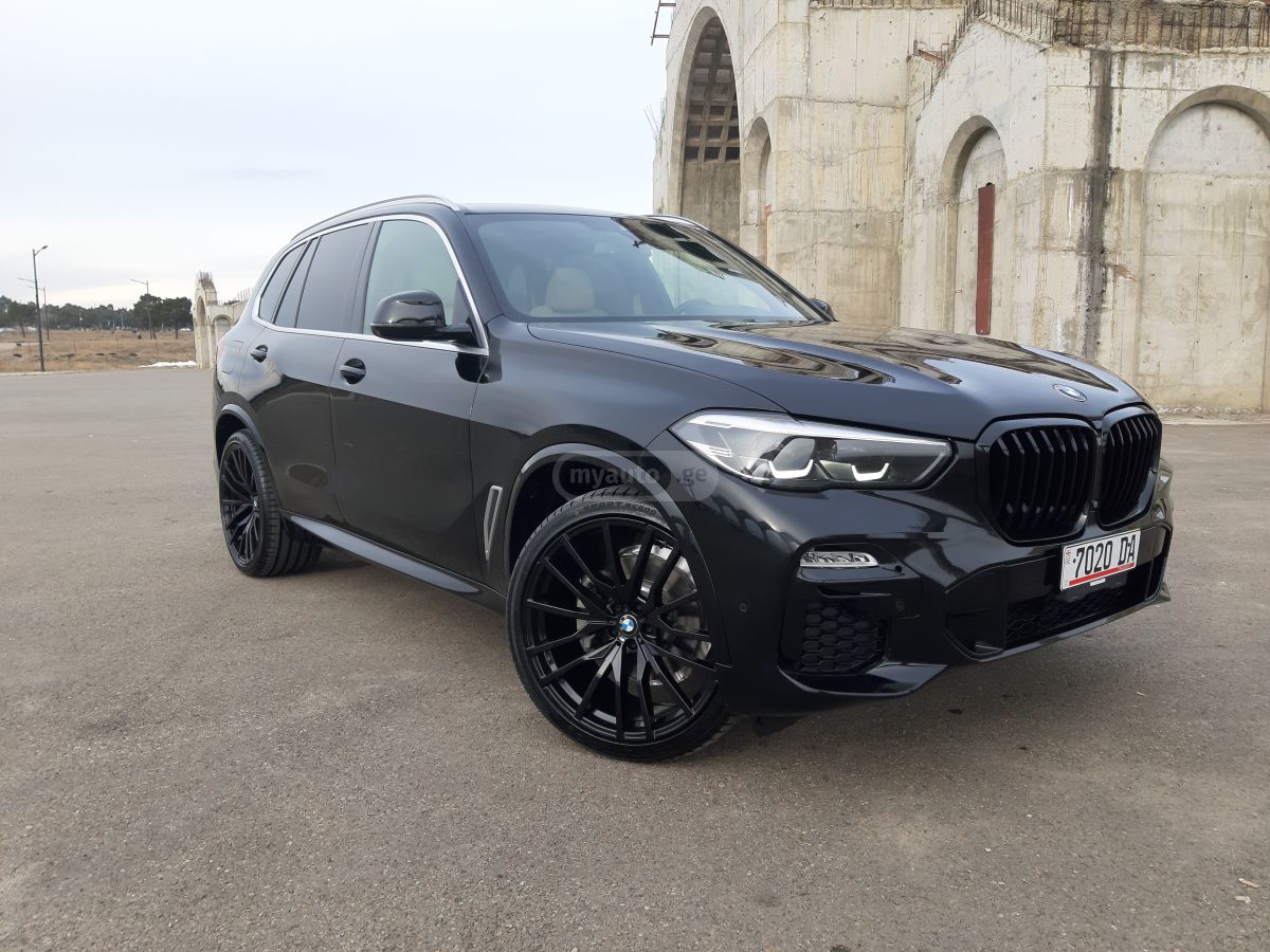 BMW X5 - фото 1