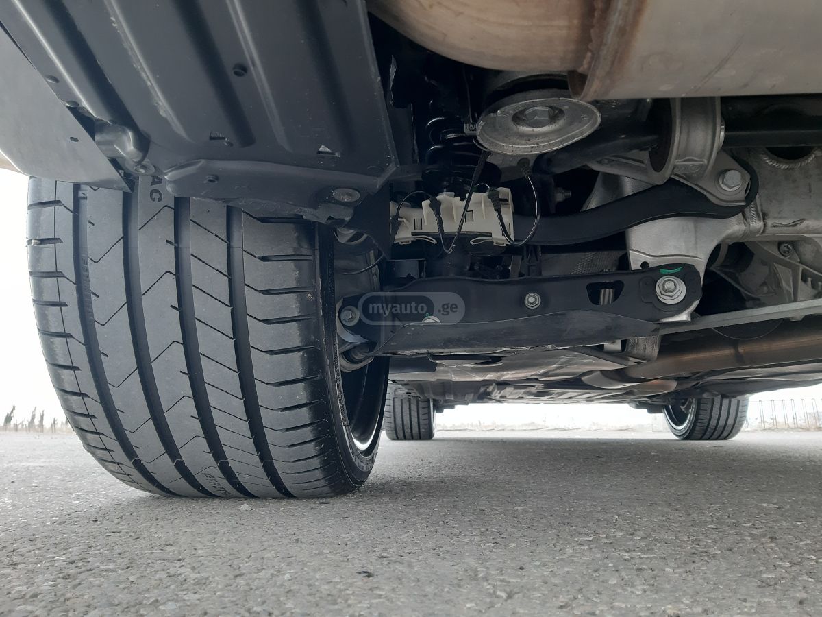 BMW xDrive40i 4dr All-Wheel Drive — миниатюра 14