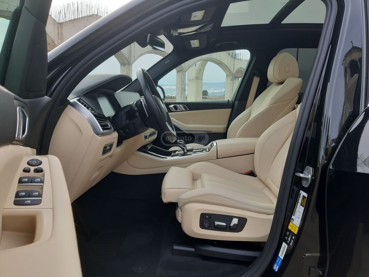 BMW xDrive40i 4dr All-Wheel Drive — миниатюра 8