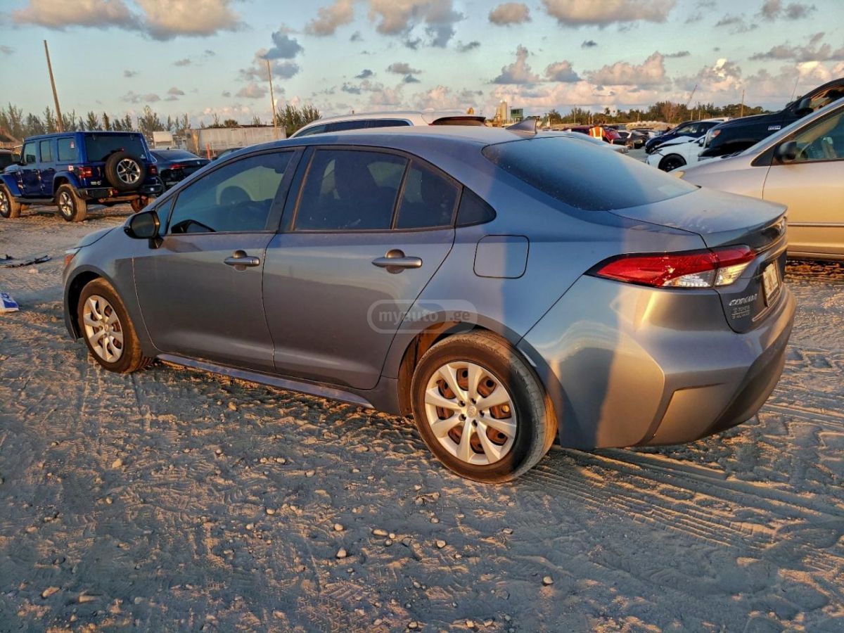 Toyota Corolla - фото 2