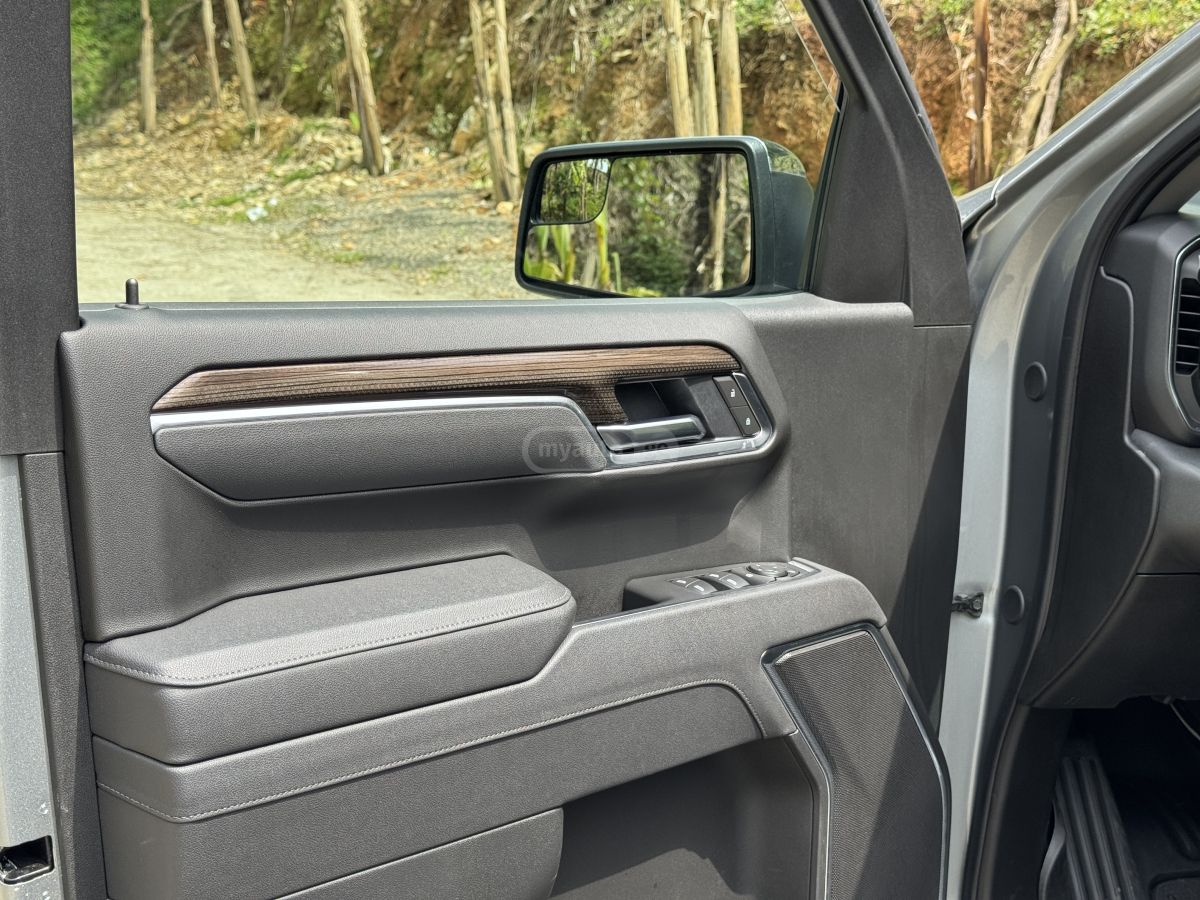 Chevrolet Silverado - фото 11