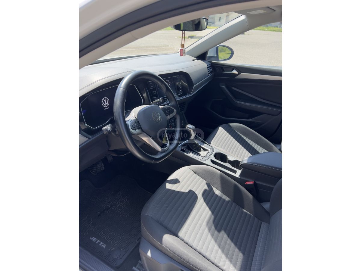 Volkswagen Jetta - фото 6