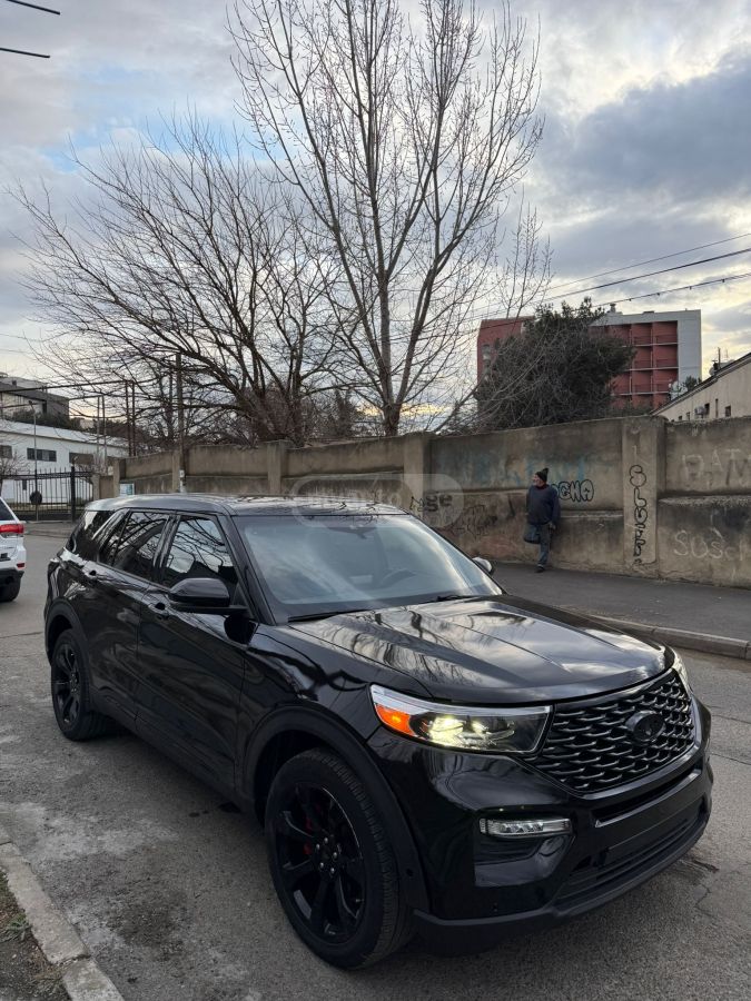 Ford Explorer - фото 1