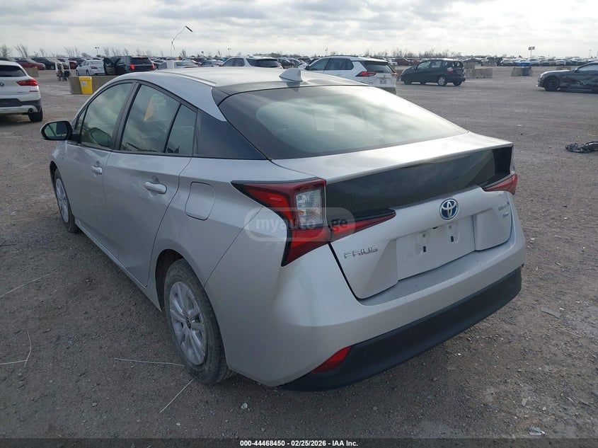 Toyota Prius - фото 2