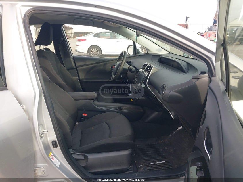 Toyota Prius - фото 4