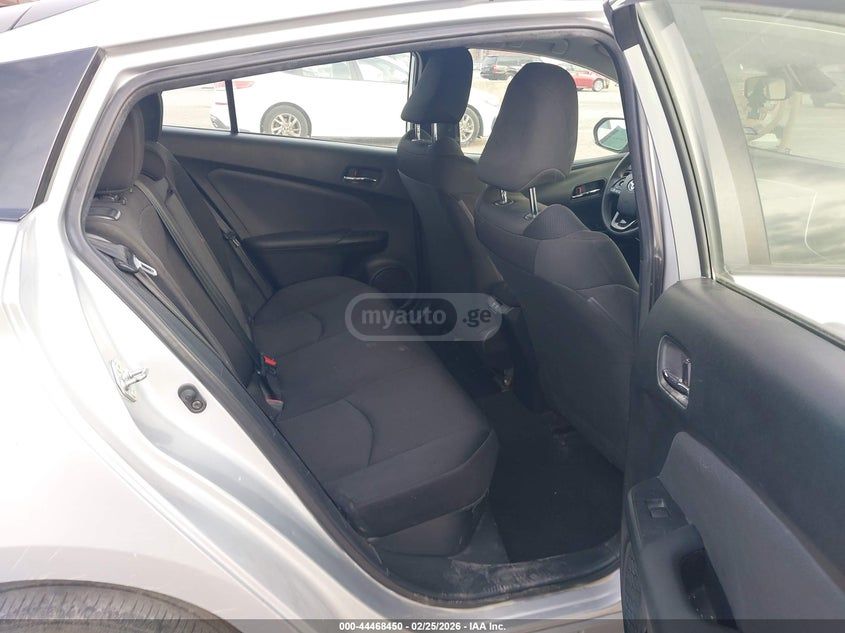 Toyota Prius - фото 6