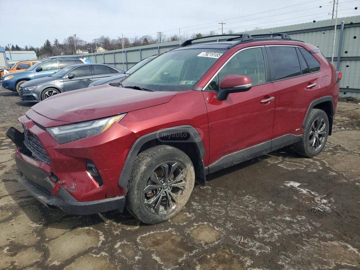 Toyota RAV 4 - фото 1