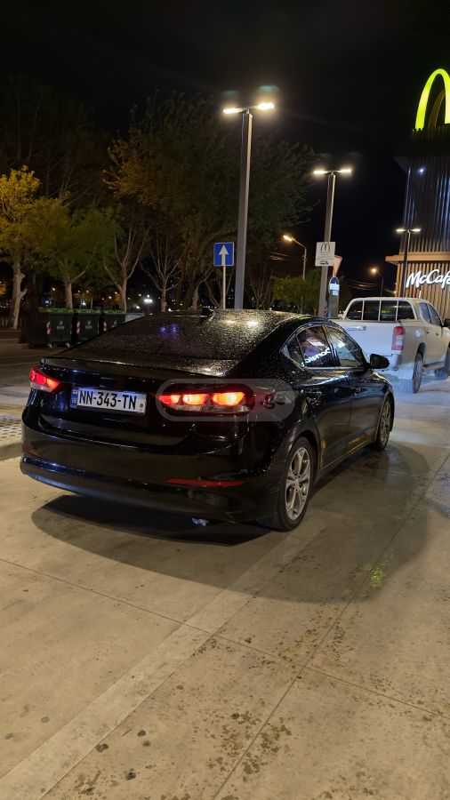 Hyundai Elantra - фото 2