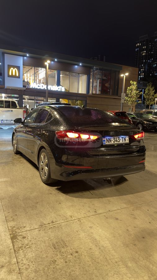 Hyundai Elantra - фото 3