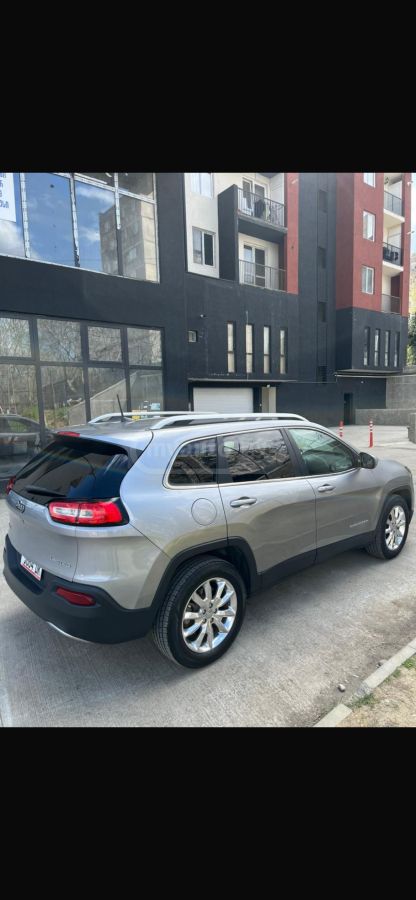 Jeep Cherokee - фото 12