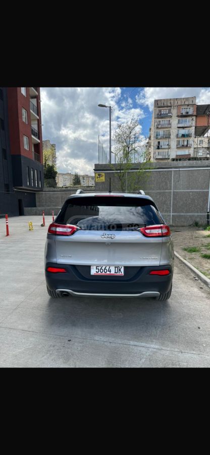 Jeep Cherokee - фото 4