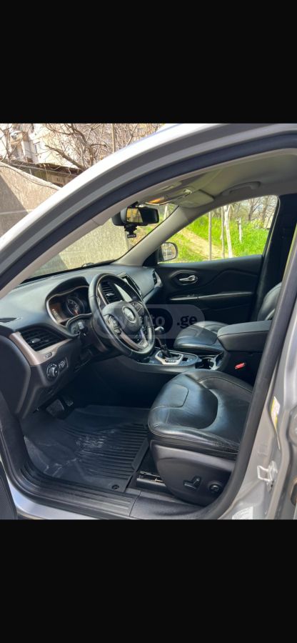 Jeep Cherokee - фото 5