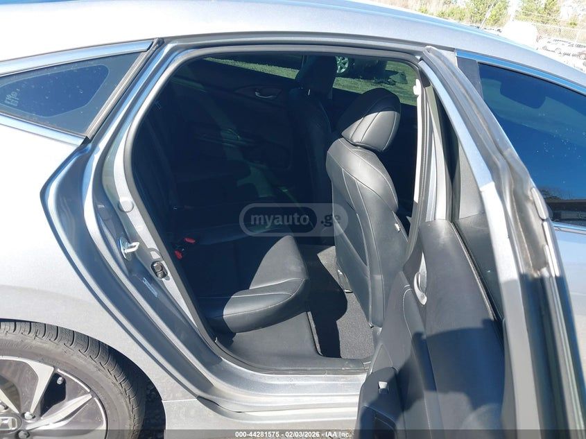 Honda Insight - фото 8