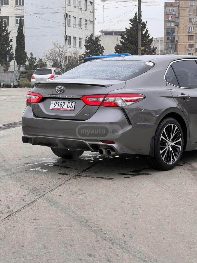 Toyota Camry - фото 6