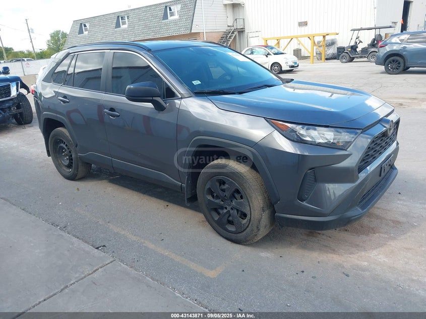Toyota RAV 4 - фото 1