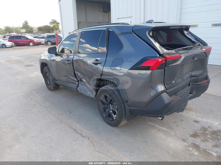 Toyota RAV 4 - фото 3