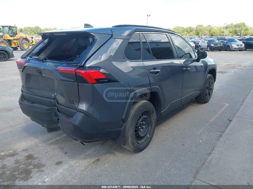 Toyota RAV 4 - фото 4