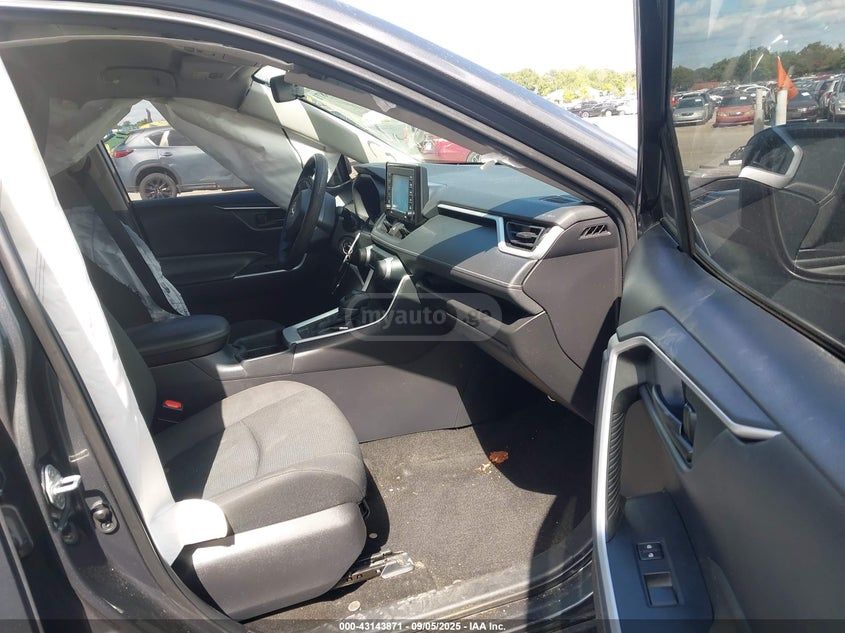 Toyota RAV 4 - фото 5