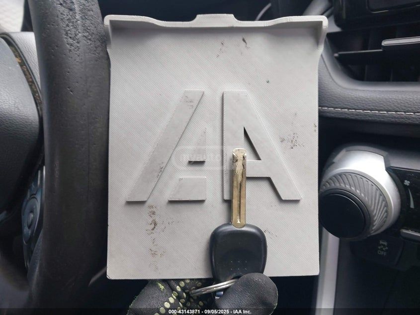 Toyota RAV 4 - фото 8