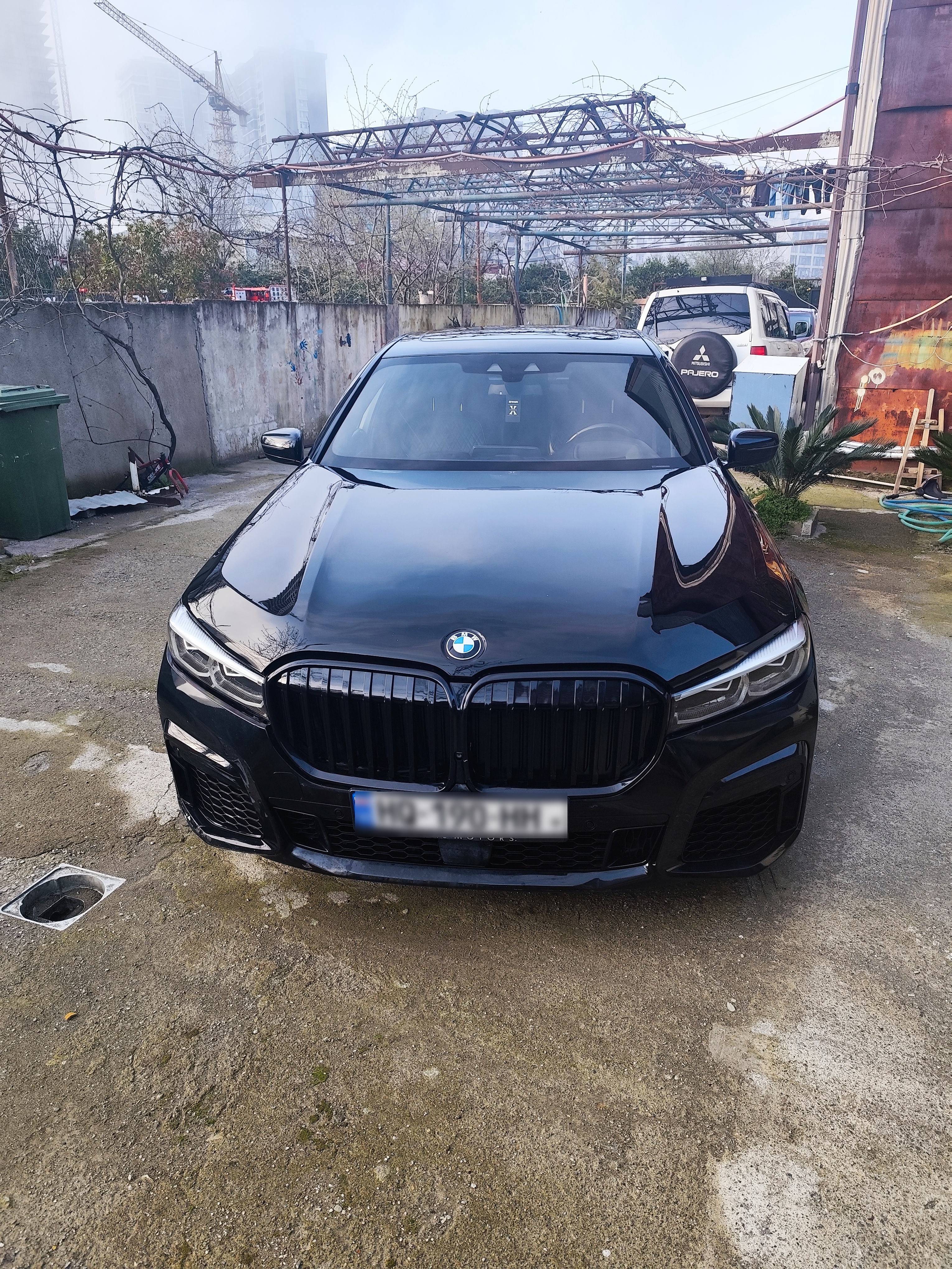 BMW 750 - фото 2
