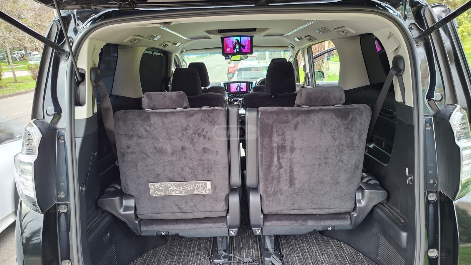 Toyota Vellfire - фото 13