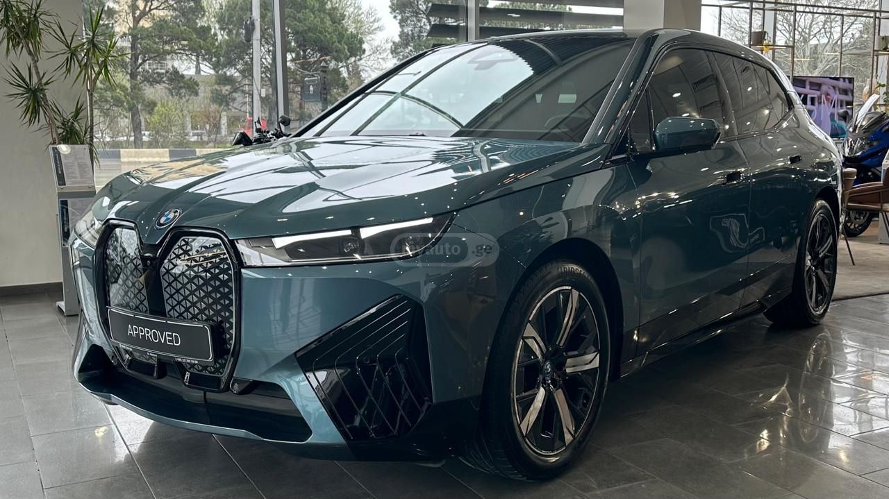 BMW IX - фото 3