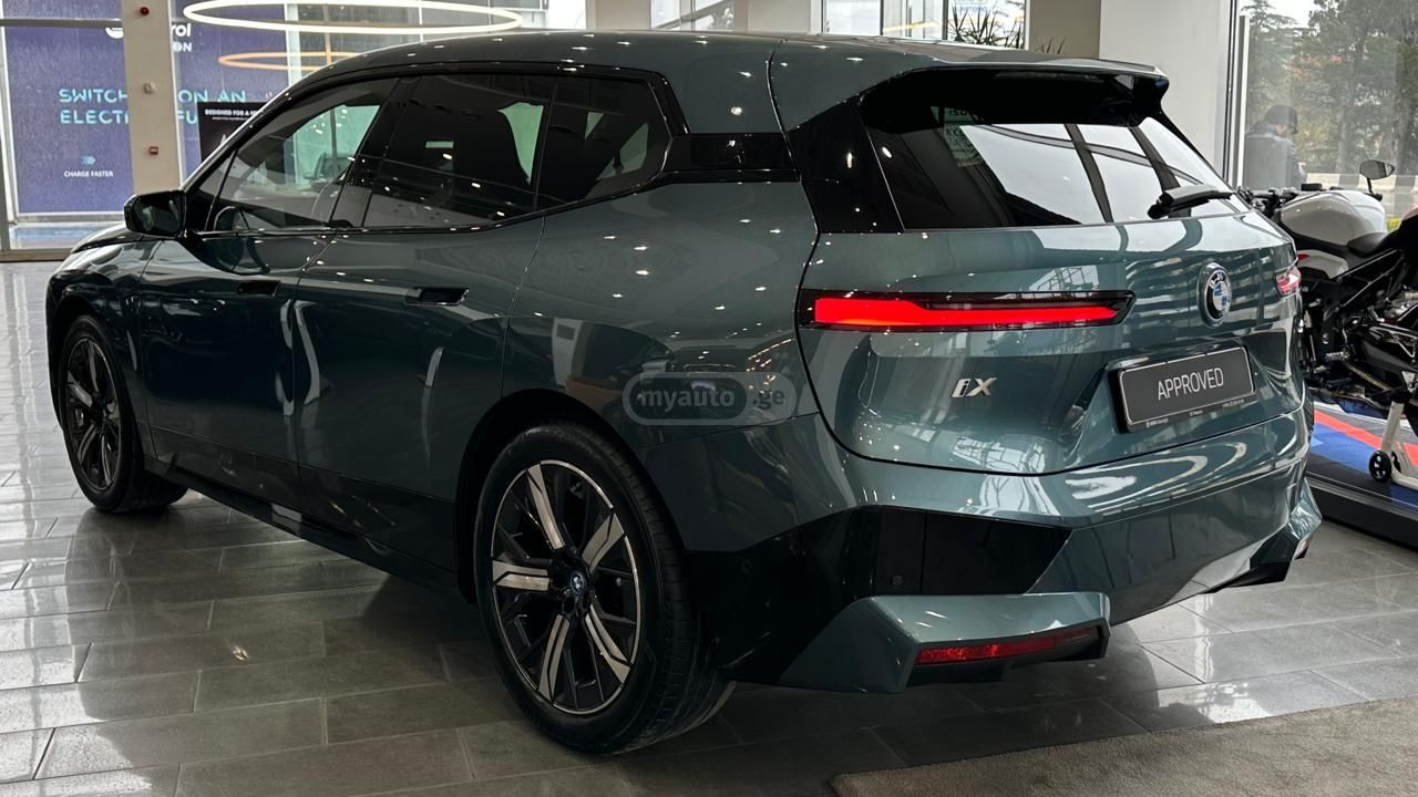 BMW IX - фото 5