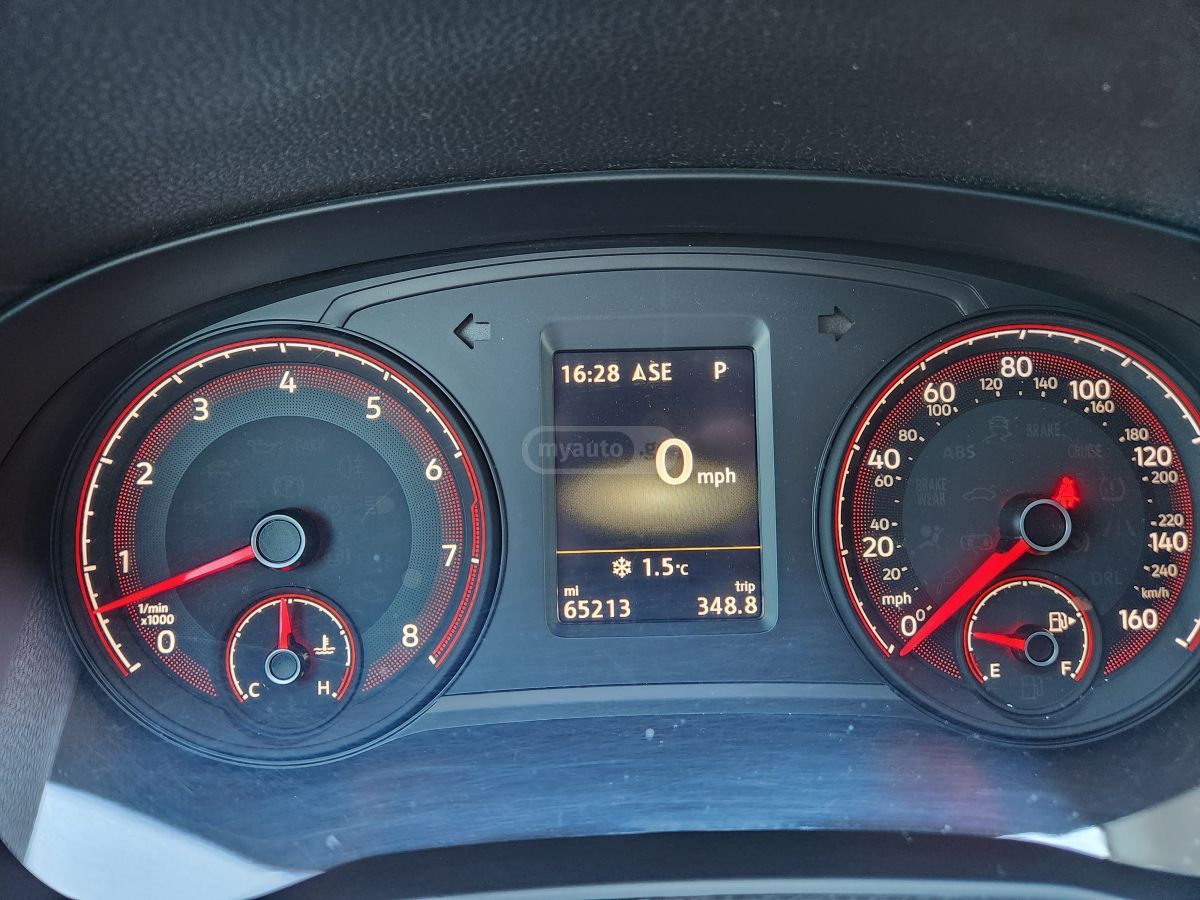 Volkswagen Passat - фото 8