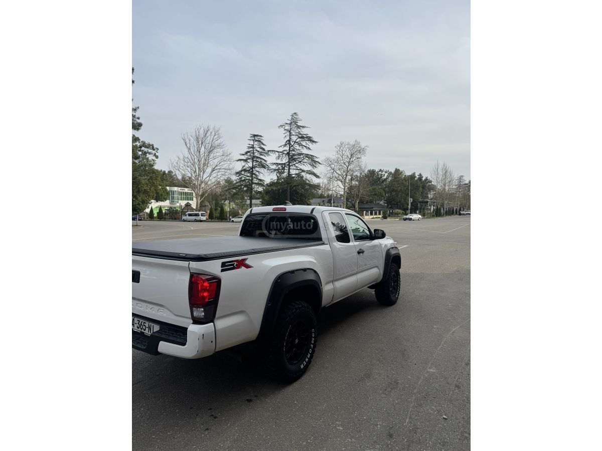 Toyota Tacoma - фото 3