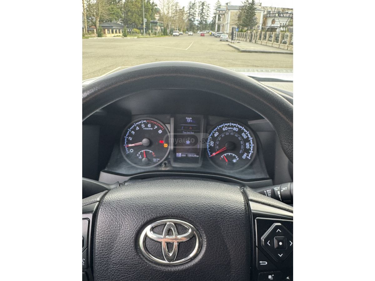 Toyota Tacoma - фото 5