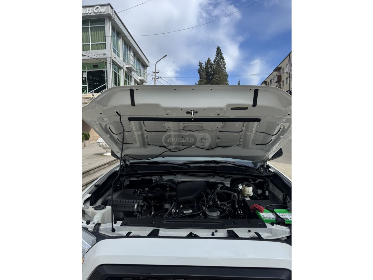 Toyota Tacoma - фото 7