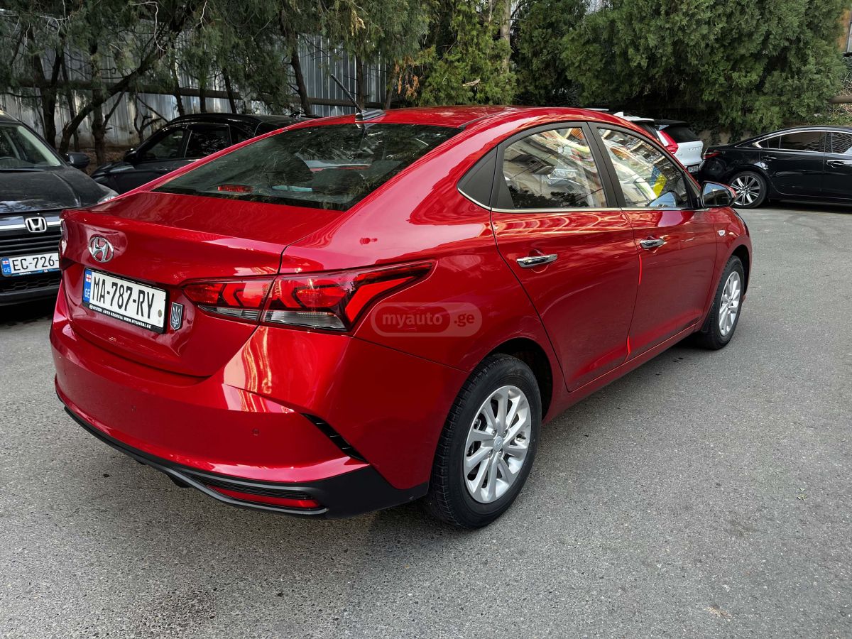 Hyundai Limited 4dr Sedan CVT — миниатюра 3