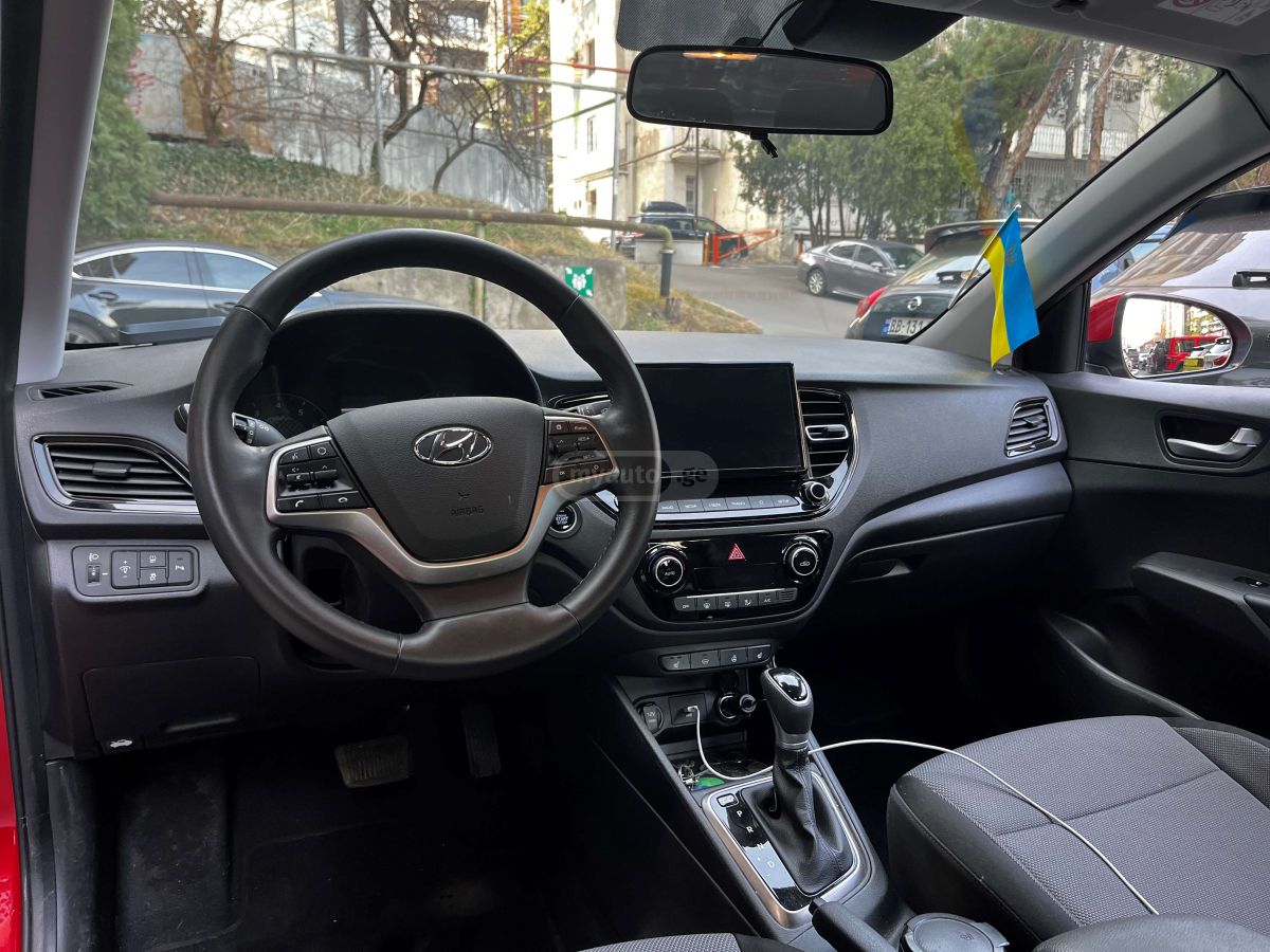 Hyundai Limited 4dr Sedan CVT — миниатюра 8