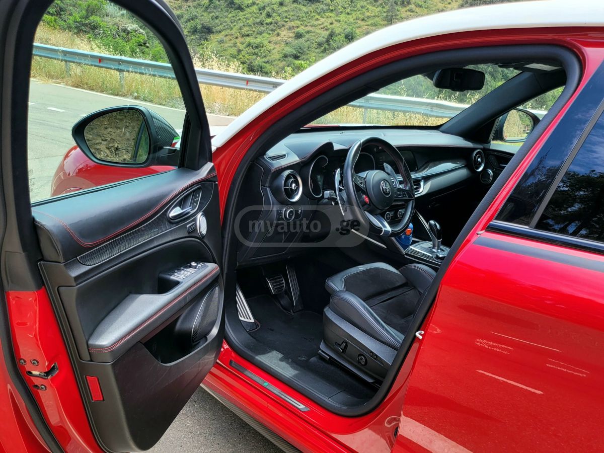 Alfa Romeo Stelvio - фото 7