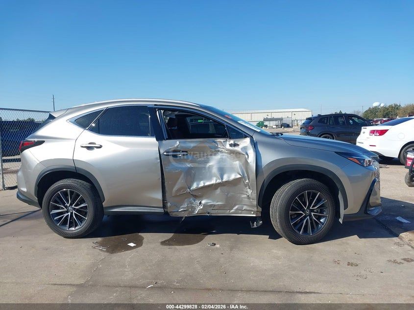 Lexus NX 250 - фото 12