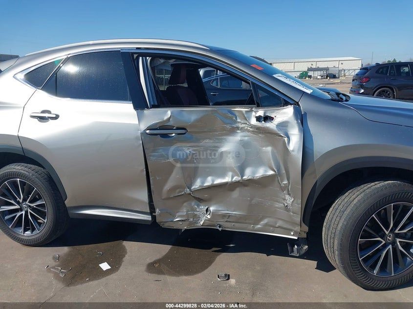 Lexus NX 250 - фото 6