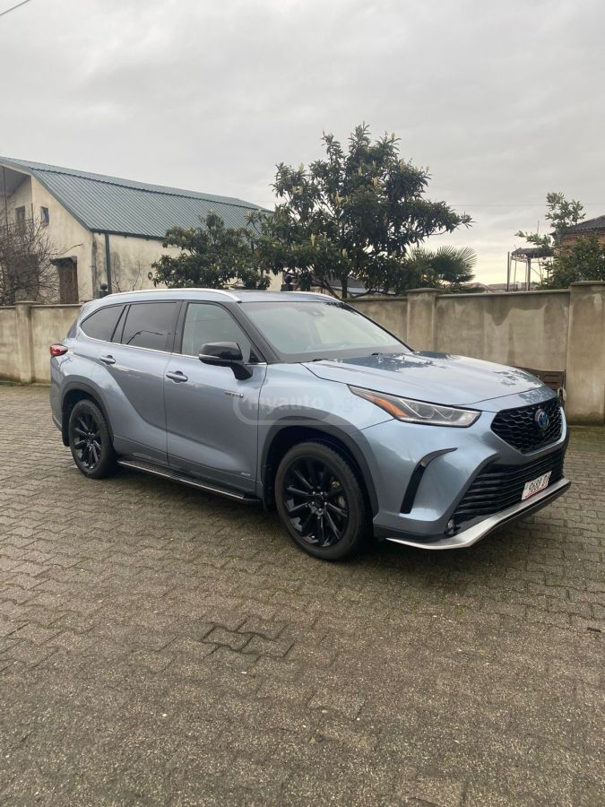 Toyota Highlander - фото 1