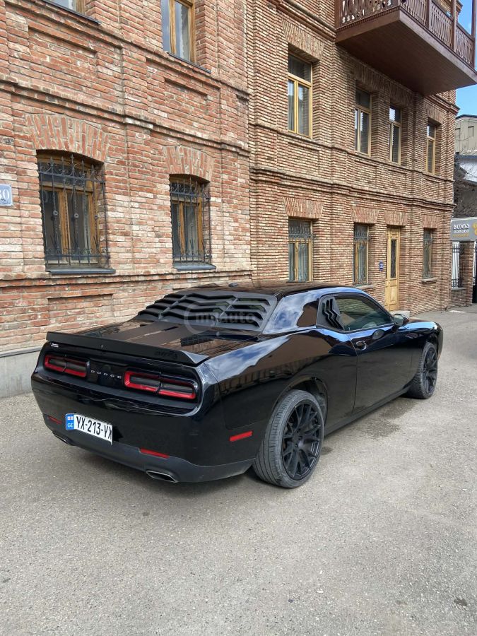Dodge Challenger - фото 2