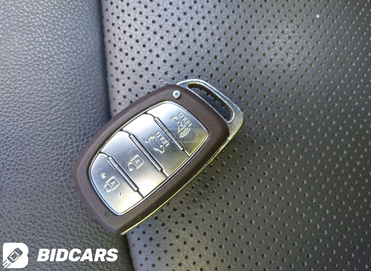 Hyundai Ioniq - фото 11