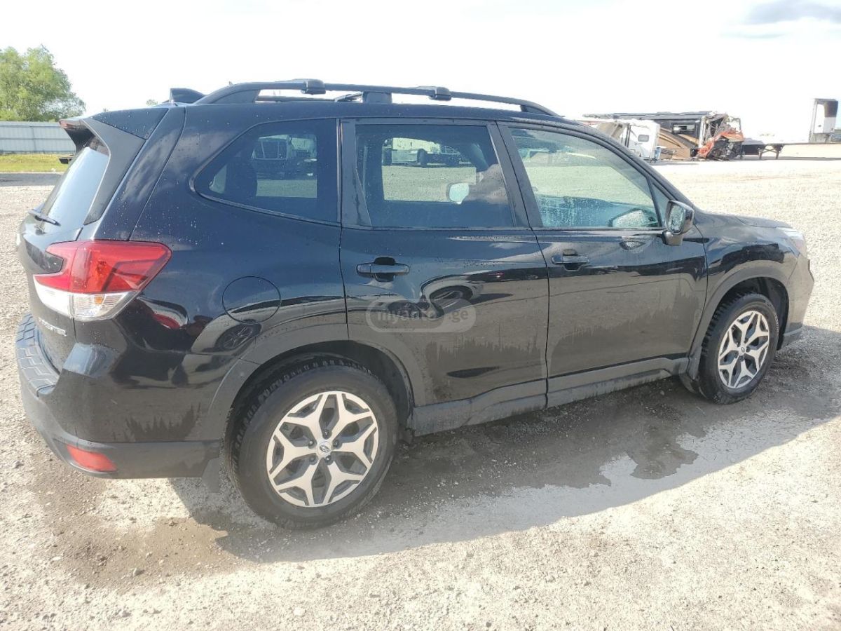 Subaru Premium 4dr All-Wheel Drive CV — миниатюра 3