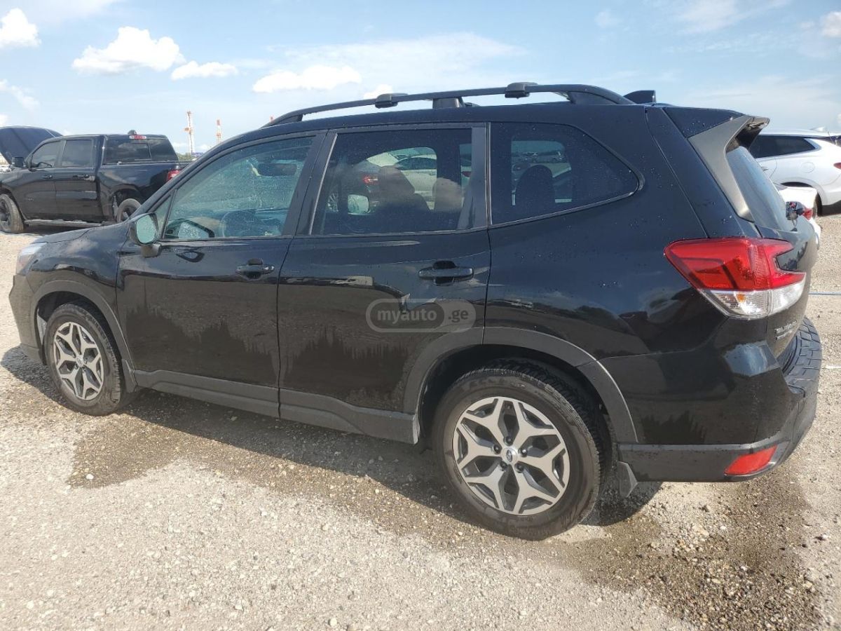 Subaru Premium 4dr All-Wheel Drive CV — миниатюра 4